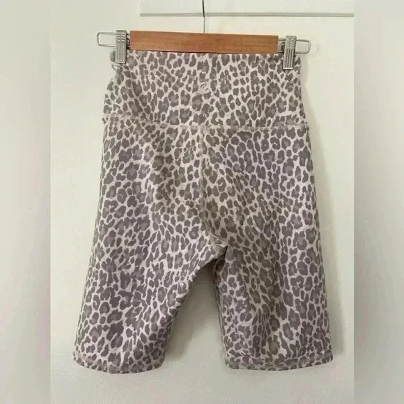 Calme by Johnny Was endurance bike shorts leopard print size s - Picture 2 of 3